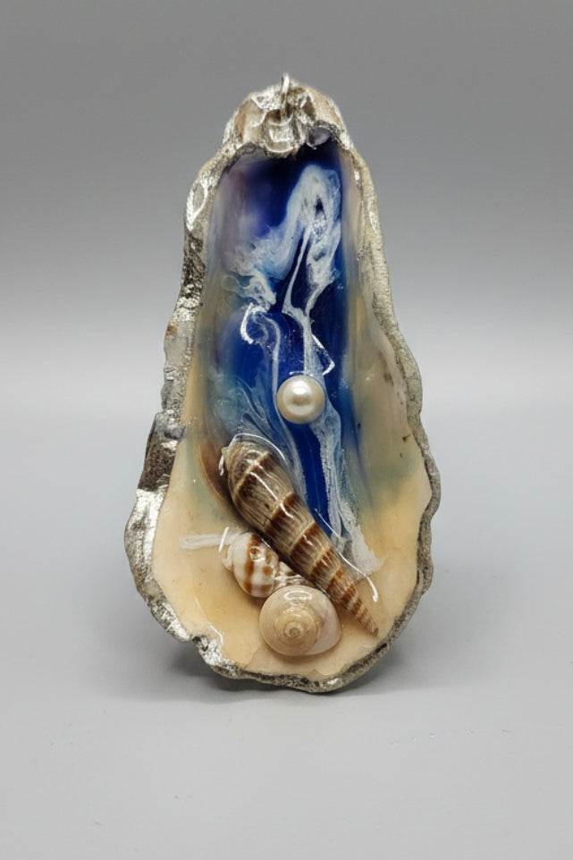 Ocean Oyster Shell Keychain with resin coatimg